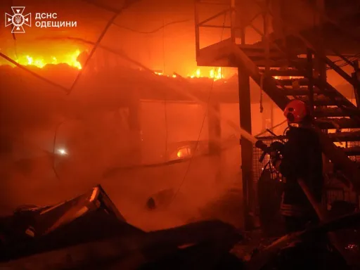 Um morto e seis feridos num ataque aéreo russo contra um porto na região ucraniana de Odessa