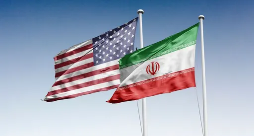 إيران تعلن استعدادها تقديم تنازلات مقابل رفع العقوبات الأمريكية.. وضغوط لتقليص مبيعات النفط للصين