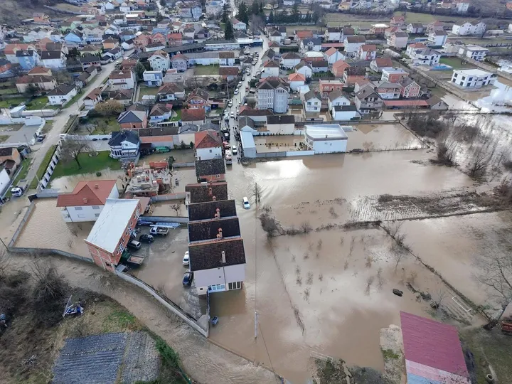 Reshjet e dendura të shiut shkaktojnë probleme në rajone të ndryshme të Maqedonisë së Veriut