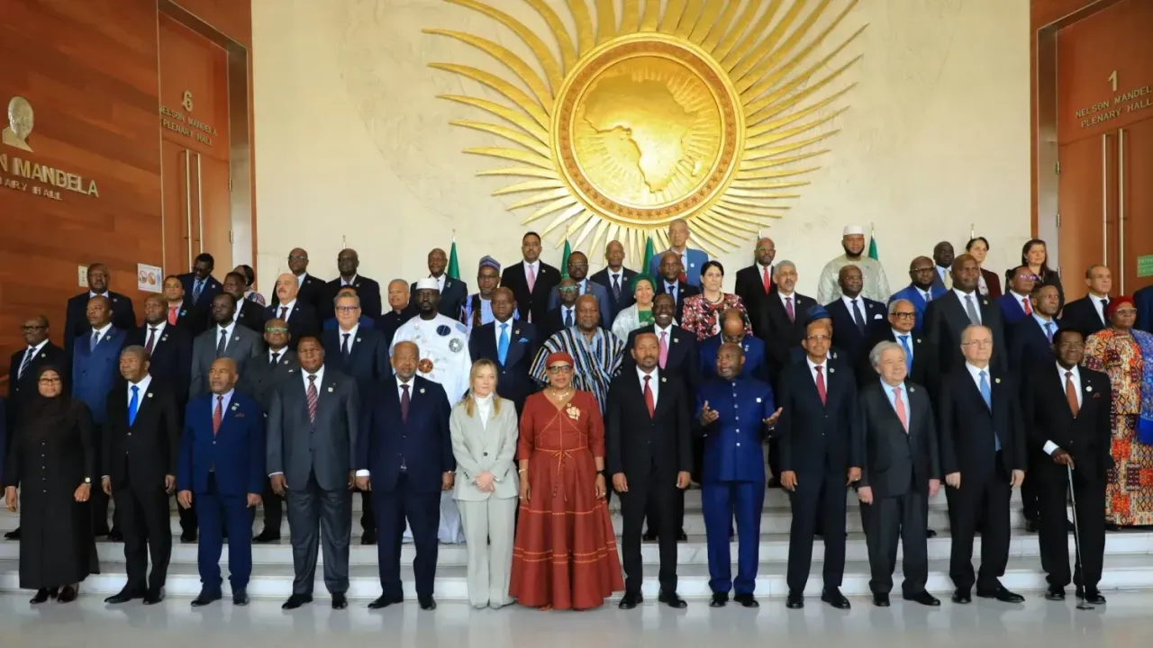 القمة الإفريقية تدعو لمنح فلسطين عضوية كاملة في الأمم المتحدة وهدنة عاجلة في السودان