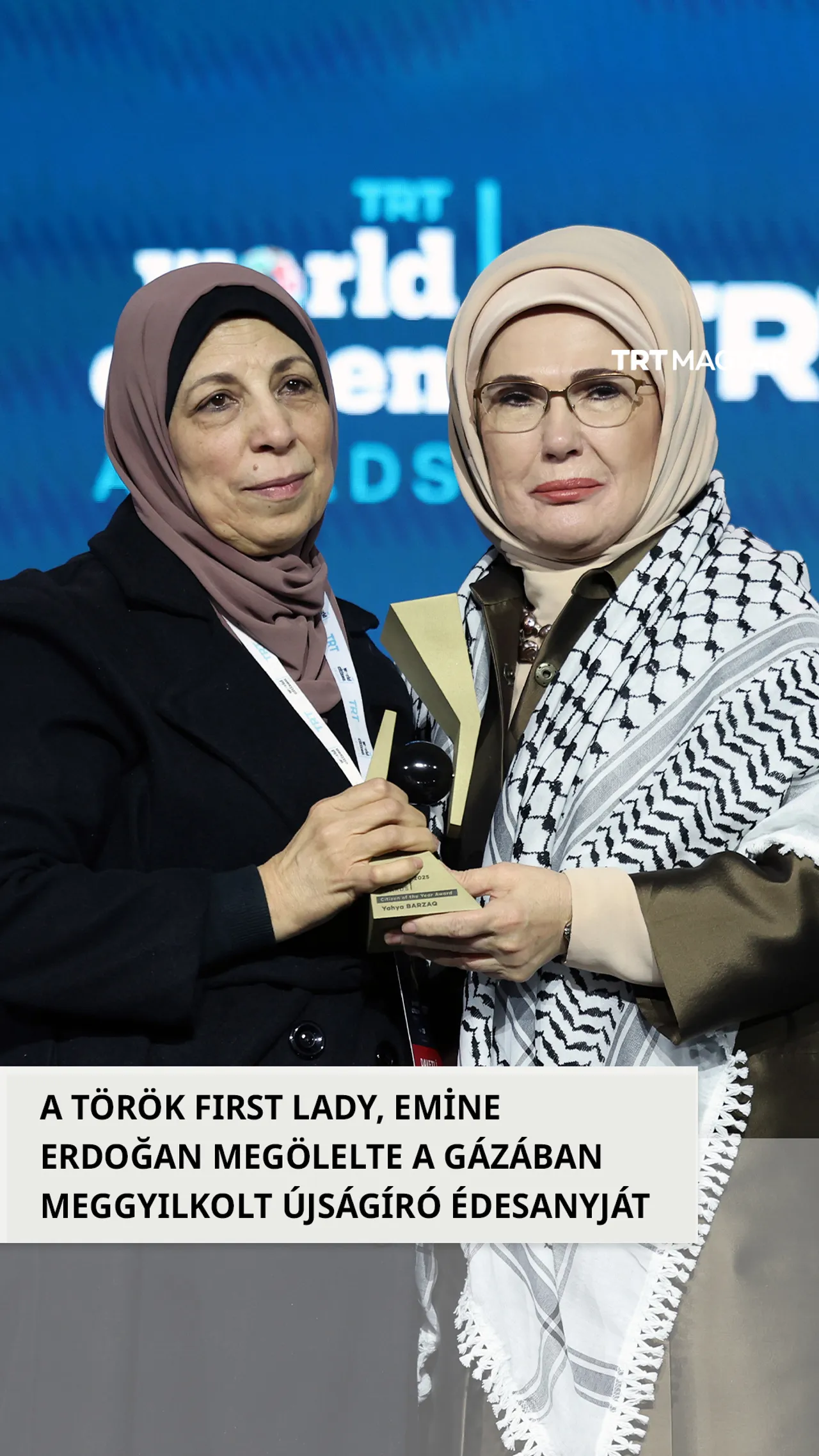 A török first lady megölelte a Gázában meggyilkolt újságíró édesanyját