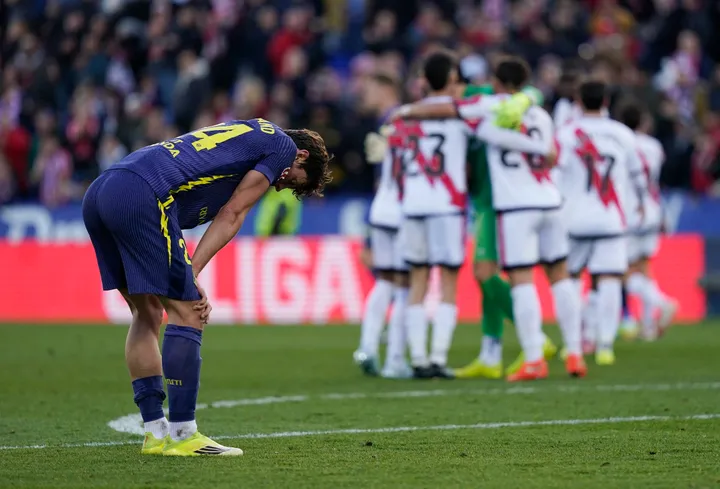 La Liga : l’Atlético Madrid battu (3-0) par le Rayo Vallecano voit le titre s’éloigner
