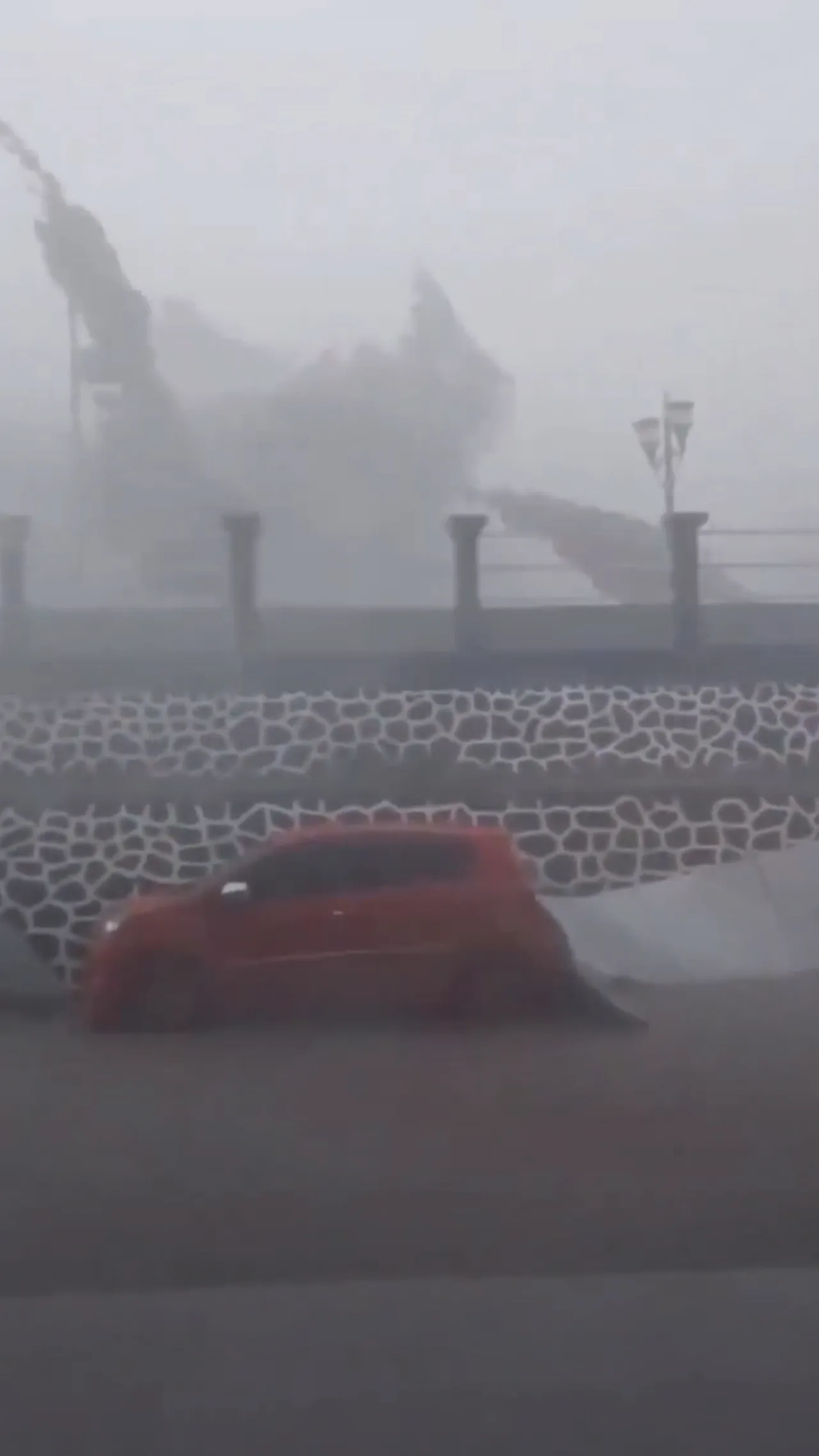 Hujan deras disertai angin kencang terjang Pakansari, Bogor