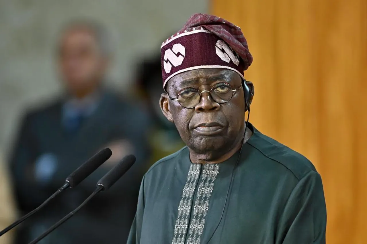 President Tinubu sympathise with traders afta Singa fire, order investigation