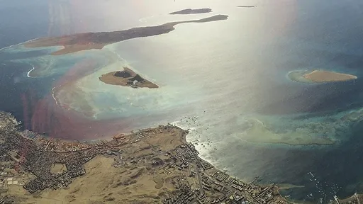 Rusia, Kina dhe Irani dërgojnë anije për stërvitje të përbashkëta në Ngushticën e Hormuzit