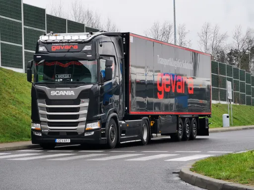 Koeltrailer in Hoek van Holland gevonden met migranten, waaronder kinderen