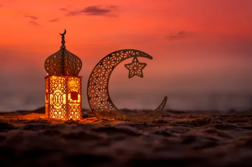 ترمب يهنئ المسلمين بحلول رمضان وقادة عرب يدعون للسلام وتعزيز قيم التراحم والاستقرار