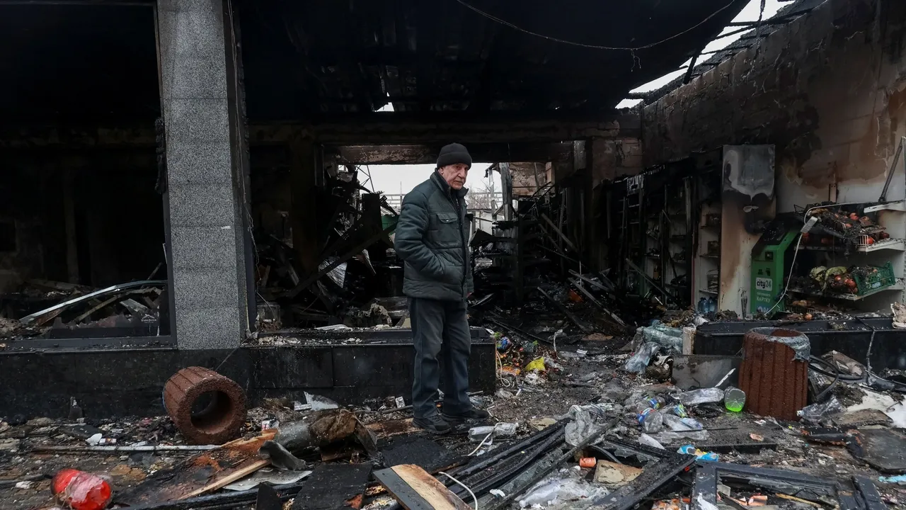 تزامناً مع انطلاق محادثات جنيف.. هجمات روسية وأكرانية متبادلة واستهداف منشآت طاقة