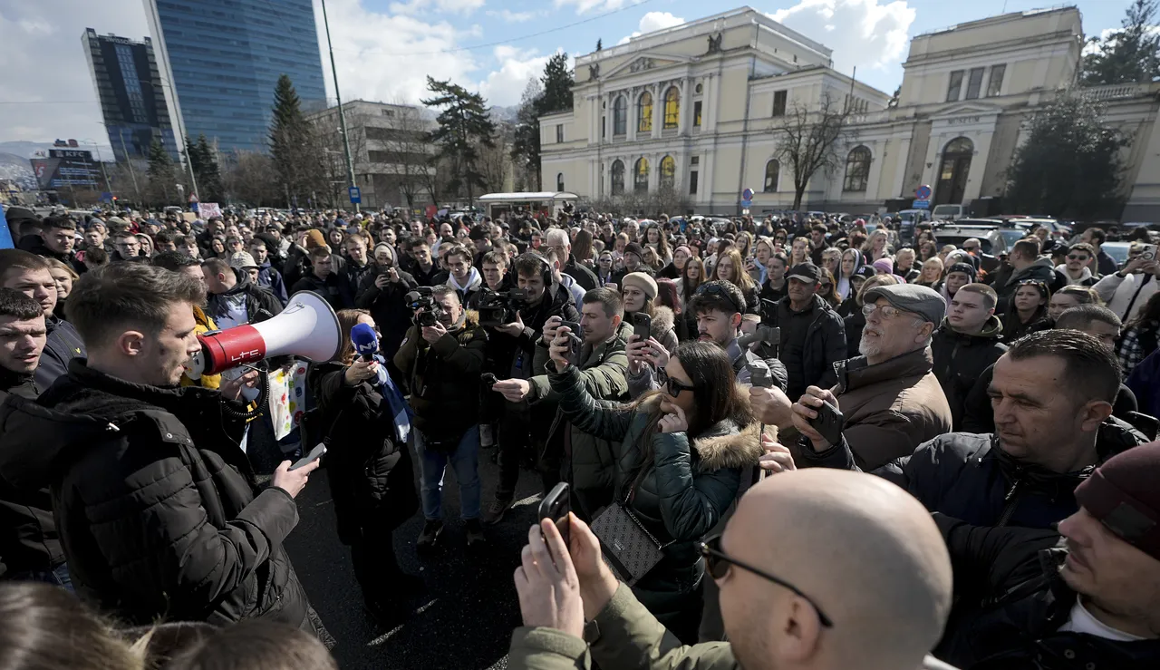 Završeni protesti u Sarajevu: Mladi iznijeli nove zahtjeve za vlast i najavili veliki skup u subotu