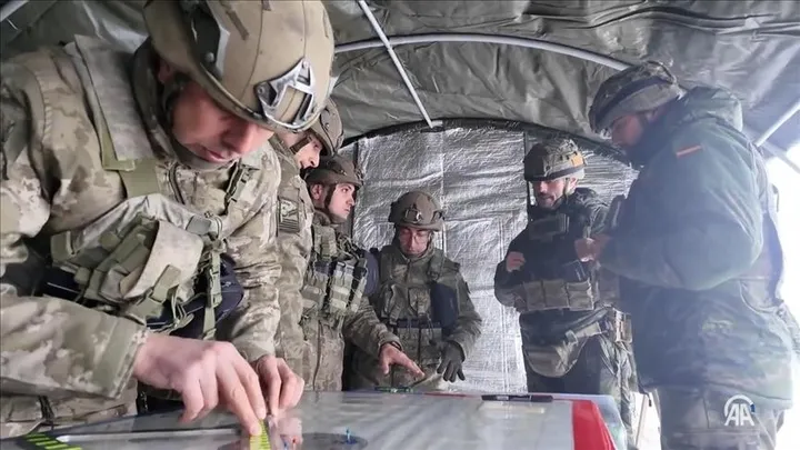 مسيّرات تركية تشارك لأول مرة في مناورات برمائية للناتو والدفاع التركية: نملك ثاني أكبر جيش في الحلف