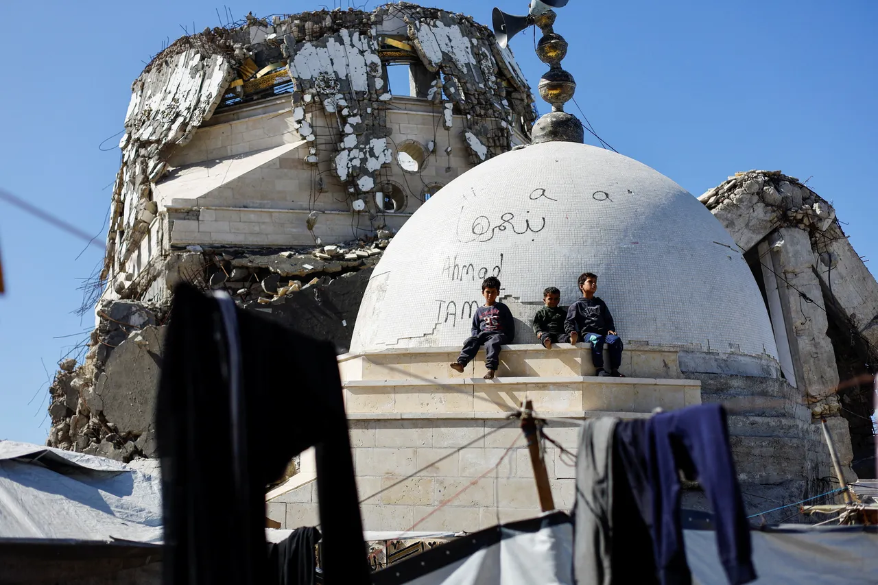 İsrailin Qəzzaya endirdiyi zərbələr nəticəsində iki fələstinli ölüb