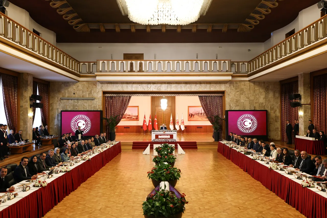 הכנסת הטורקית אישרה דוח ועדה מיוחד לחיזוק האחדות והדמוקרטיה