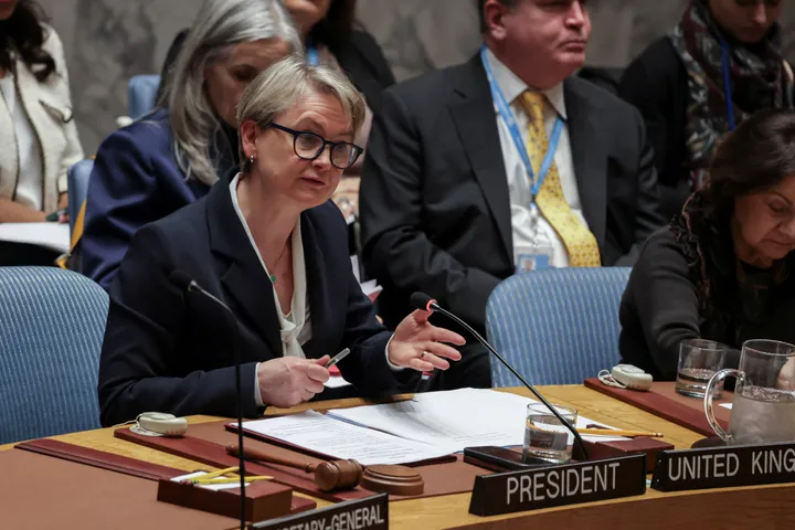 Kryediplomatja britanike Cooper: Armëpushimi në Gaza i brishtë, progresi në rrezik