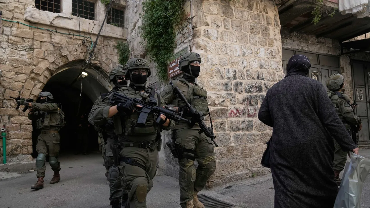 الضفة.. الاحتلال يرفع التأهب الأمني برمضان ويقيّد صلاة الجمعة بالأقصى تزامناً مع اقتحامات المستوطنين