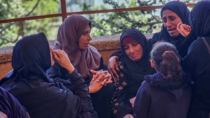 بأول أيام رمضان في غزة.. الاحتلال يقتل فلسطينيين اثنين ويفرج عن 13 أسيراً