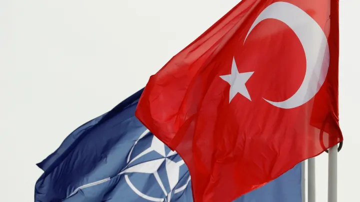 Törkiyä NATOğa quşılunıñ 74 yıllığın üsüçe saqlanu sänäğate belän bilgeläp ütä