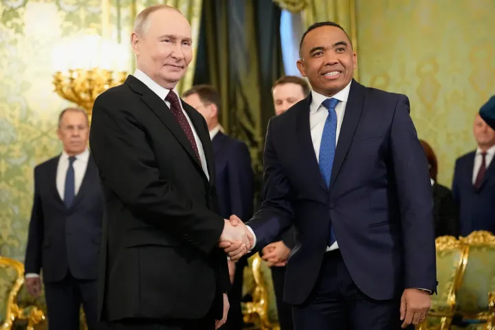 Putin akutana na kiongozi mpya wa Madagascar mjini Moscow