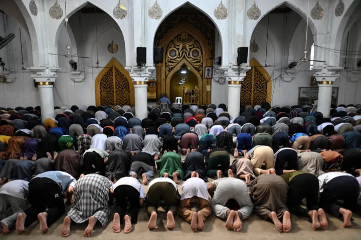 Nearly half of UK news articles about Muslims contain bias: Report