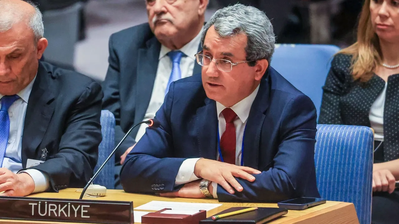 تركيا تعبر عن قلقها إزاء تردّي الوضع الإنساني بالسودان وتؤكد ضرورة الحوار لإنهاء الصراع