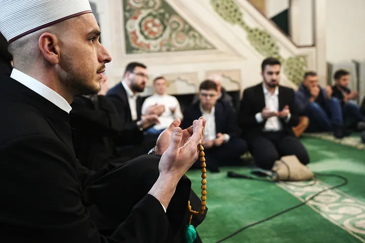 Muslimani u Sarajevu obilježili Lejletul-berat, noć oprosta i sudbine