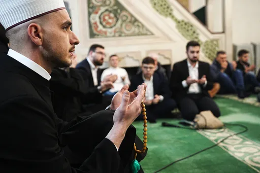 Muslimani u Sarajevu obilježili Lejletul-berat, noć oprosta i sudbine