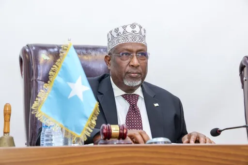 Guddoomiyaha Golaha Shacabka oo fowdo dhacday awgeed hakiyay fadhiyada wadajirka ah ee Baarlamaanka