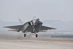 ولې د تورکیې "کآن" (KAAN) جنګي الوتکه کولی شي په اسیا کې د هوايي ځواک معادله بدله کړي؟