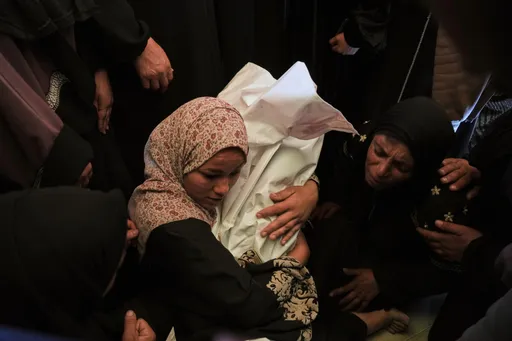Gaza: Israël tue un enfant lors d’une frappe visant des tentes de déplacés
