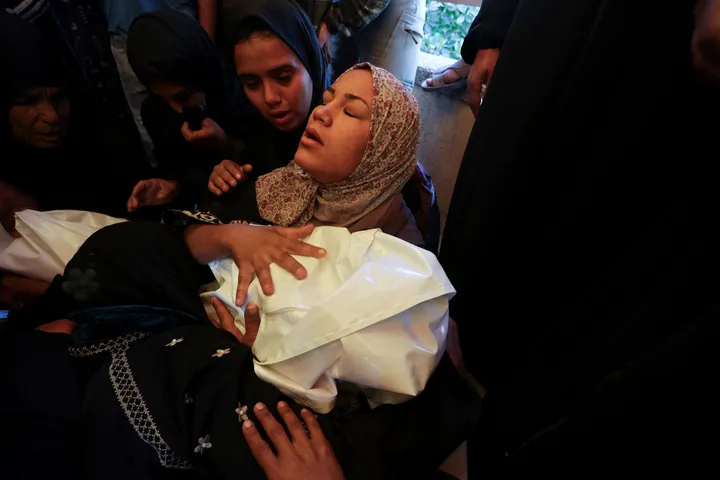 Izraeli sulmon tendat e të zhvendosurve në Gaza, vriten tetë palestinezë