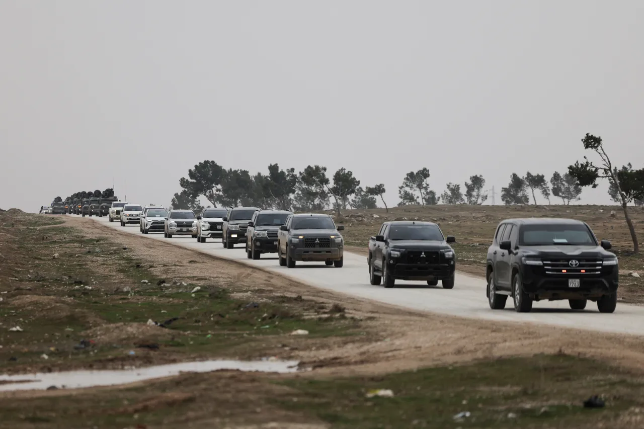 Syrie: un convoi des forces de sécurité pénètre dans le centre-ville d'Hassaké, occupé par les YPG