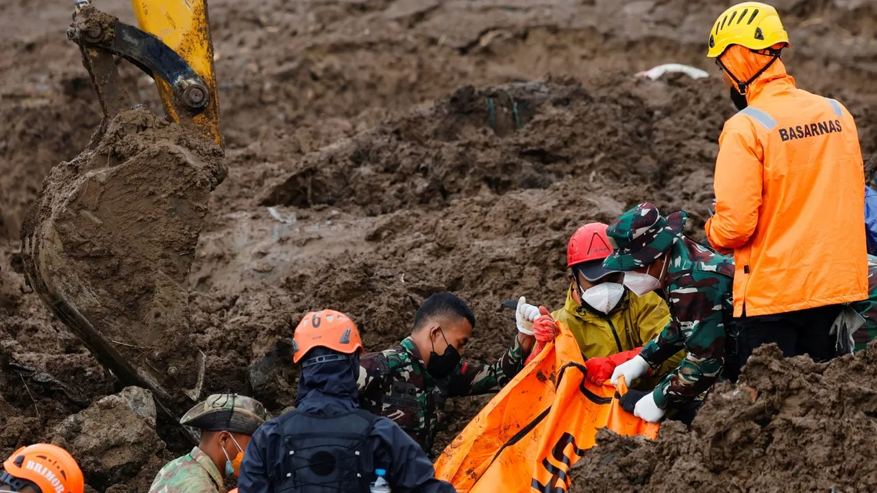 Индонезияда көшкіннен қаза тапқандар саны 70-ке жетті