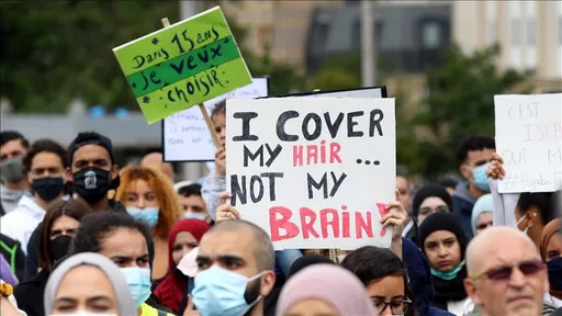 Studentët belgë kundërshtojnë në gjykatë ndalimin e shamisë në shkollat provinciale