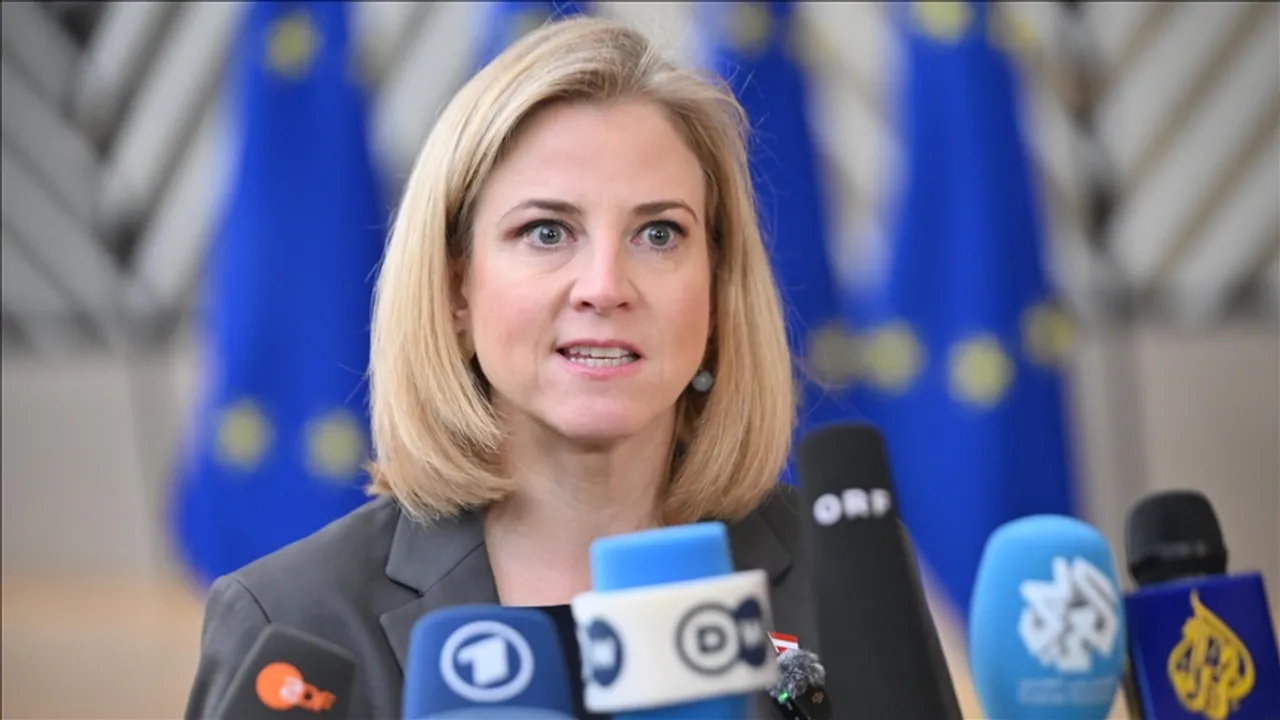 Ministrja e Jashtme austriake viziton kryeqytetin e Ukrainës