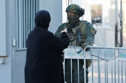 Israël arrête 14 Palestiniens lors de raids en Cisjordanie occupée pendant le Ramadan