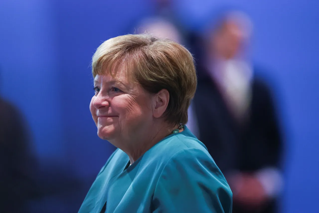 Merkel bei CDU-Parteitag mit langem Applaus begrüßt