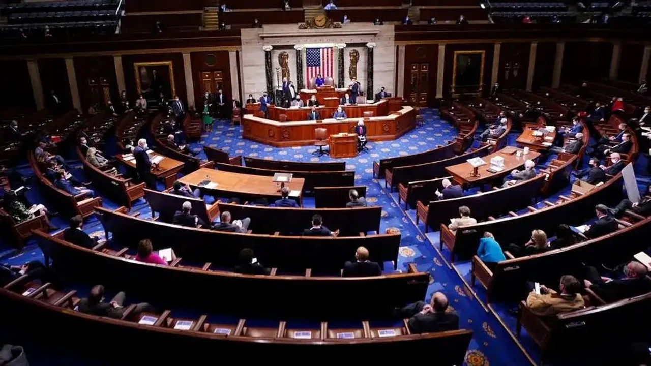 تلاش دو نماینده کنگره آمریکا برای محدود کردن اختیار ترامپ در اقدام علیه ایران