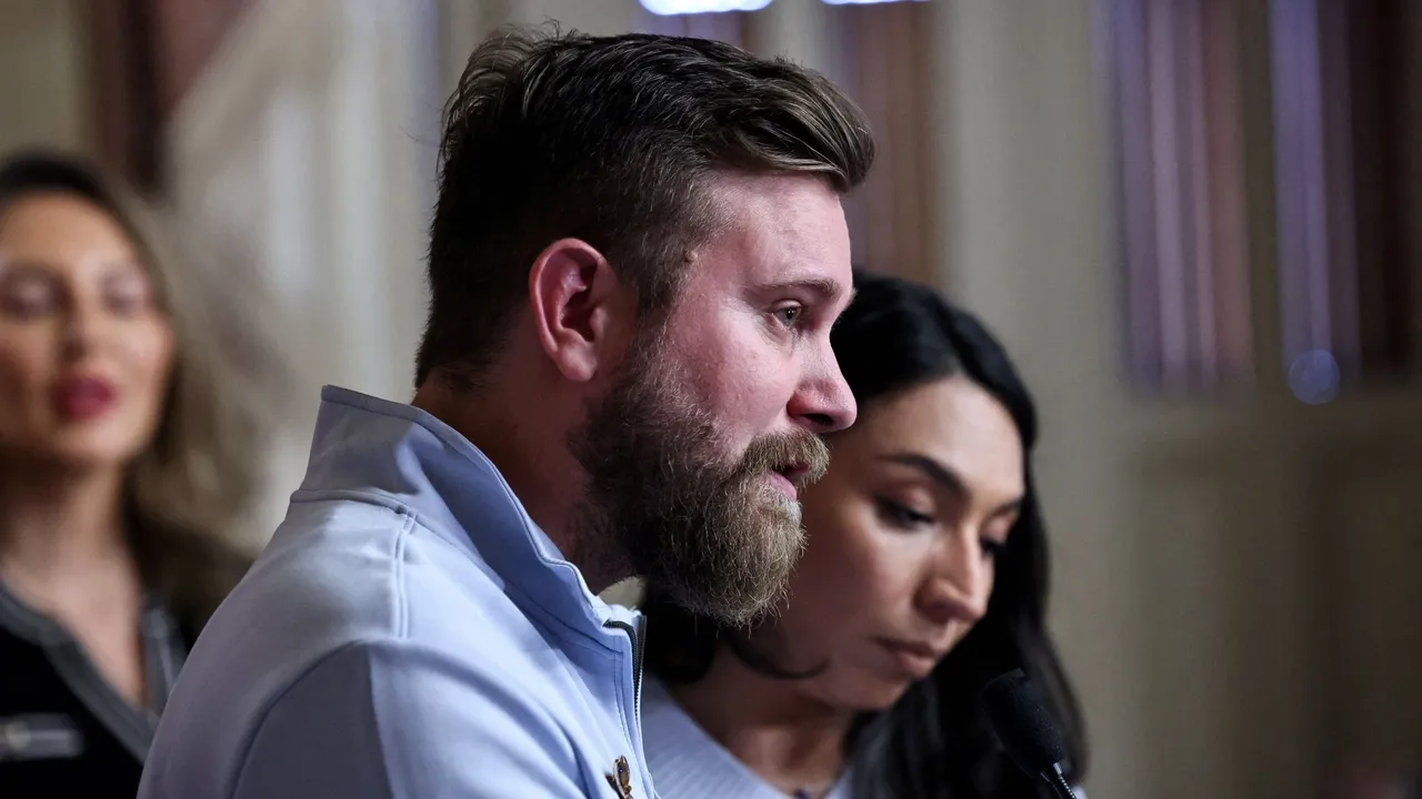 Irmão da vítima de Epstein espera que detenção do ex-príncipe André seja um sinal do colapso