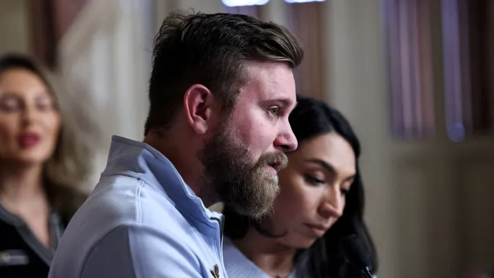 Irmão da vítima de Epstein espera que detenção do ex-príncipe André seja um sinal do colapso