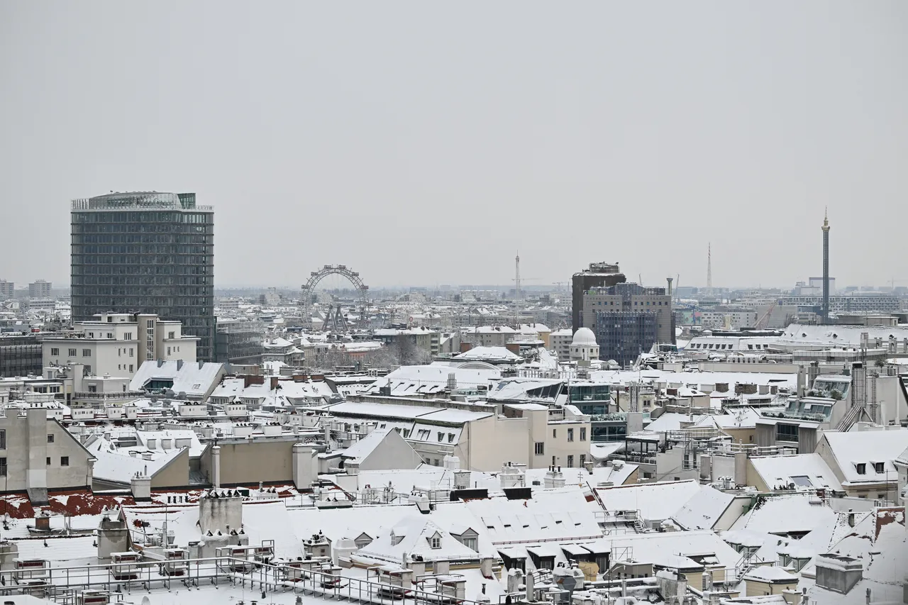 عاصفة ثلجية وانهيارات جليدية تودي بحياة 5 أشخاص وتشلّ الحركة في النمسا