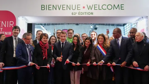 France: Macron inaugure un Salon de l'agriculture sans vaches et sans syndicats contestataires