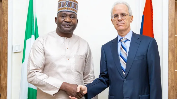 تركيا ونيجيريا تبحثان تعزيز التعاون في مجالي الدفاع والأمن