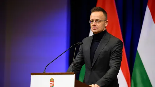 Венгрия орус мунайынын агымы калыбына келгенге чейин Украинага бериле турган ЕБнин насыясын токтотот