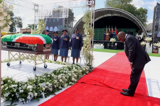 Hosi: South Africa bids farewell to trailblazing monarch