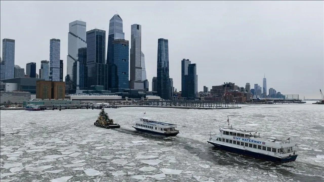 Snažna zimska oluja pogodila sjeveroistok SAD-a, više od pola miliona ljudi bez struje