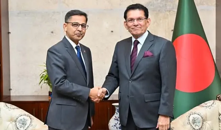 भारतीय राजदूत ने कहा कि भारत बांग्लादेश की नई सरकार के साथ संबंध मजबूत करना चाहता है।