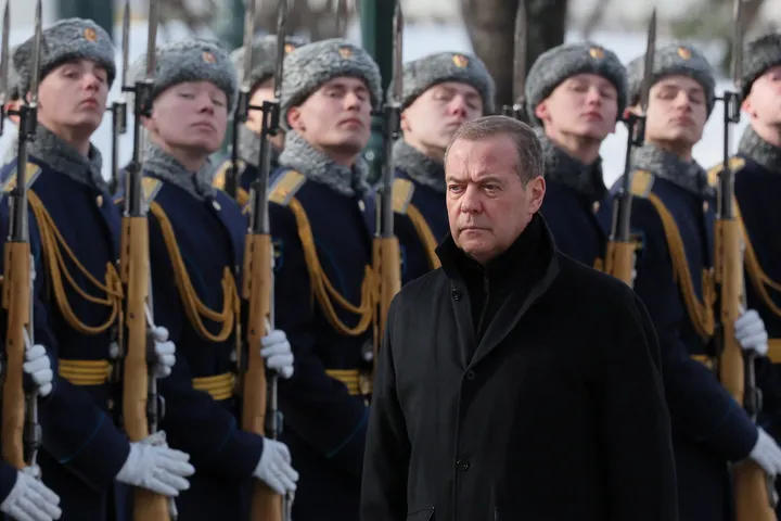 Медведев: Русија ќе одговори нуклеарно доколку Украина добие нуклеарно оружје