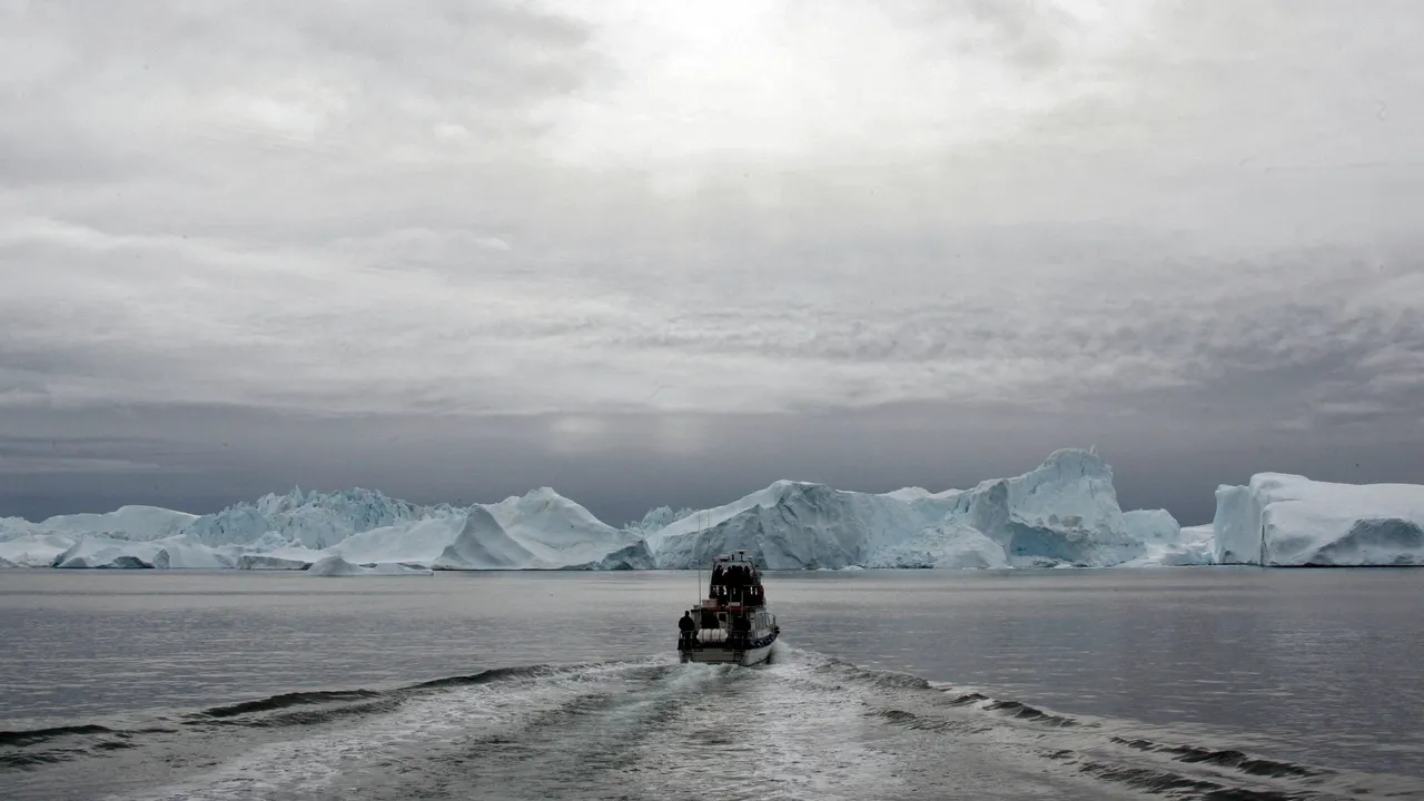 Трамп шлет «больничное судно» — Дания смеется