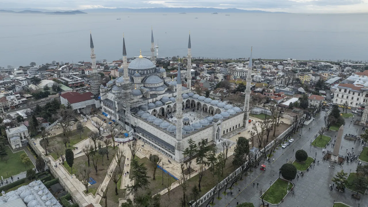 "Sulltanahmeti, xhamia e parë osmane me gjashtë minare" një pjesë e pandashme e Istanbulit