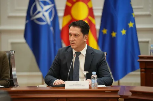 Министерот Сали во официјална посета на Украина