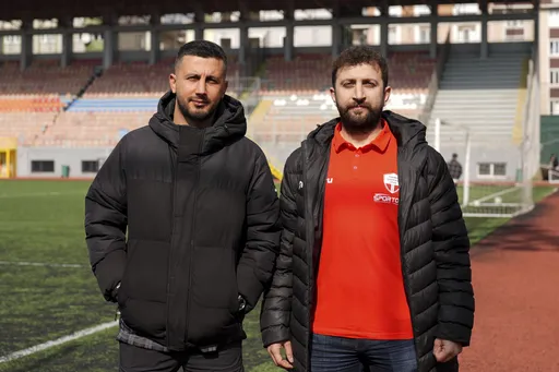 Turski fudbaler reanimirao galeba na terenu nakon što ga je lopta pogodila u letu